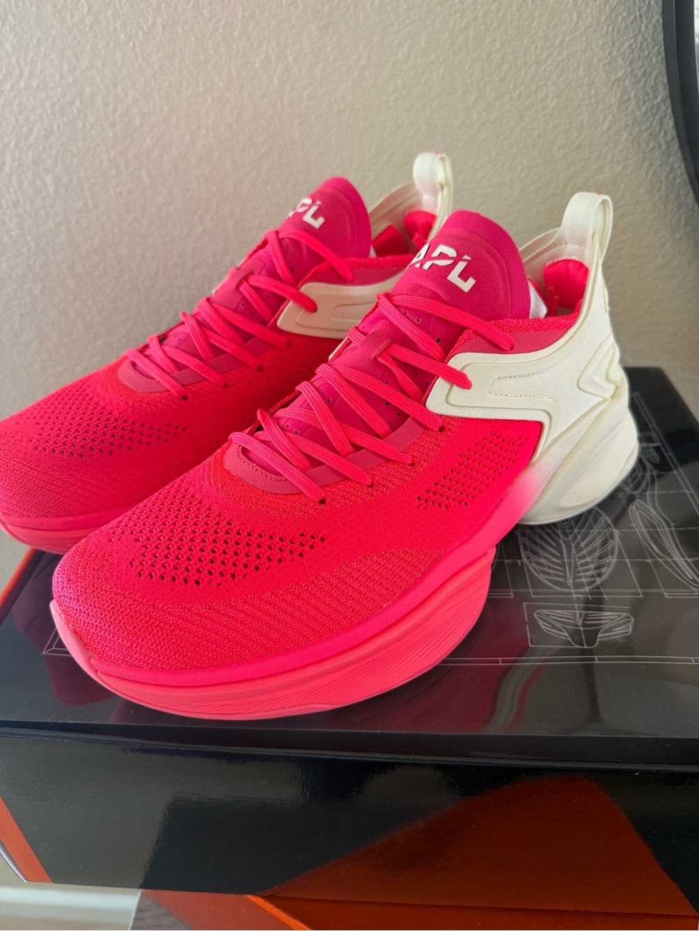 NEW with Box - Men’s APL McLaren HySpeed Shoes Size 12.5 Magenta/Pristine/ Ombre